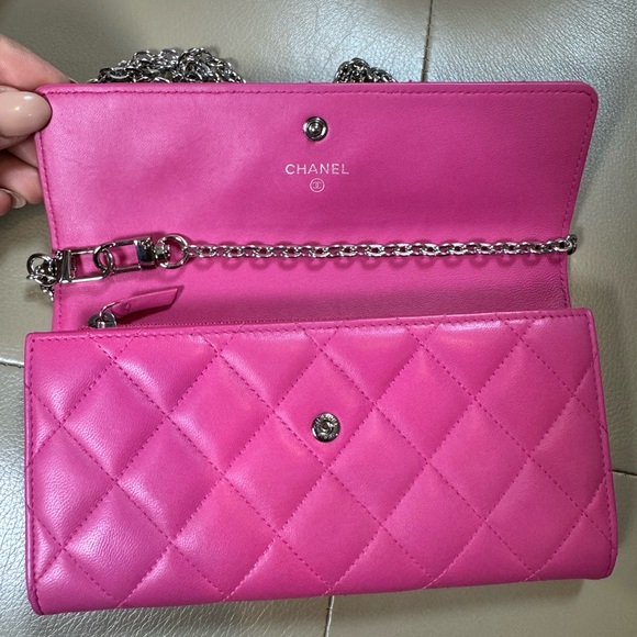 Chanel lambskin quilted flap wallet - Picture 4 of 11